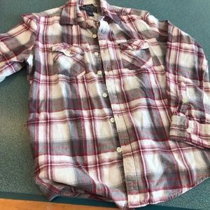 Mens medium American Rag flannel. Red, grey, cream. Some wear; See pic of pocket